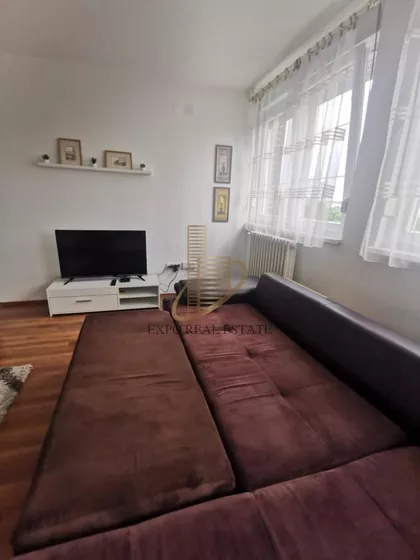 Pariske komune | 4zida.rs