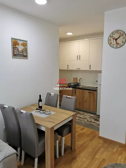 Aranj Janoša | 4zida.rs