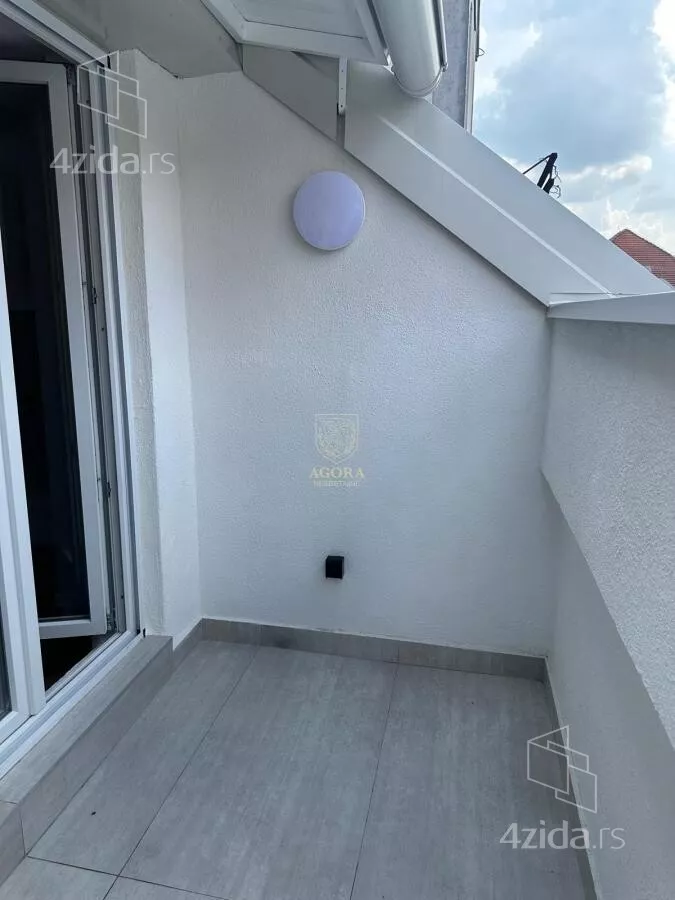 Četvoroiposoban stan | 4zida