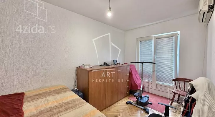 Petosoban stan | 4zida