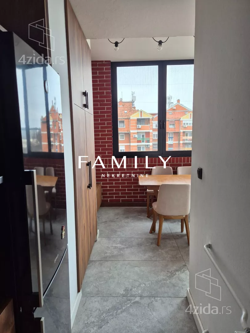 Troiposoban stan | 4zida