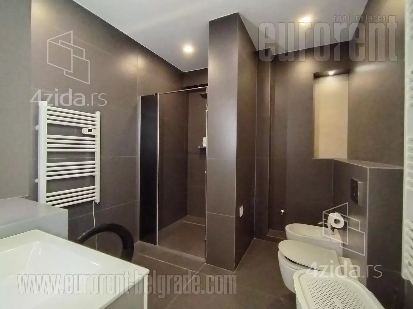 Šestosoban stan | 4zida