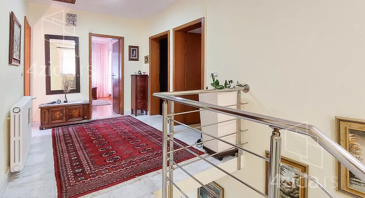 5-etažna kuća | 4zida