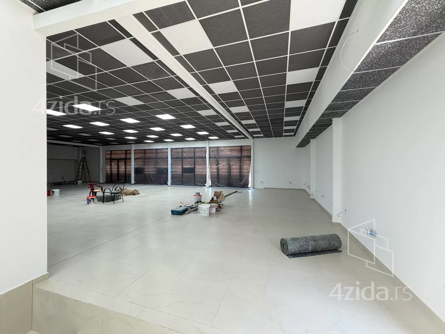 Lokal | 4zida
