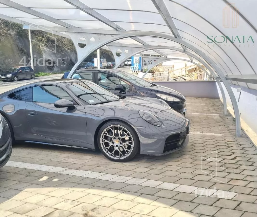 Šestosoban stan | 4zida