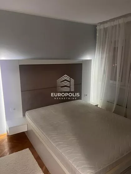 Marije Bursać | 4zida.rs