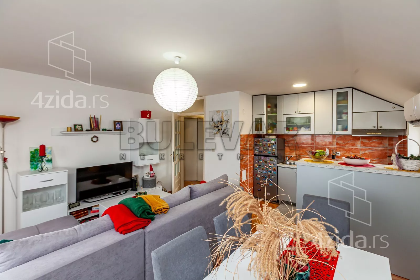 Dvoiposoban stan | 4zida