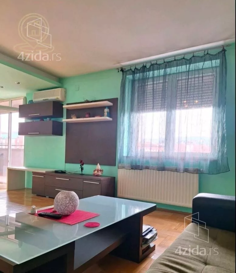 Troiposoban stan | 4zida