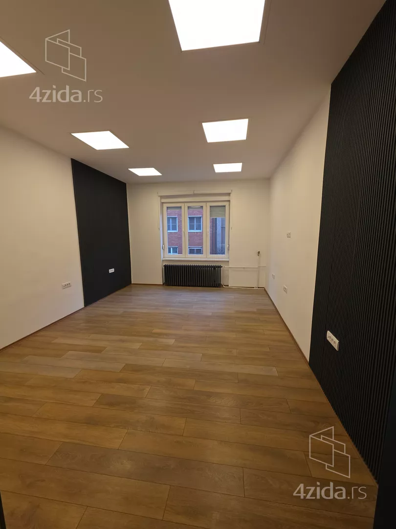 Četvoroiposoban stan | 4zida