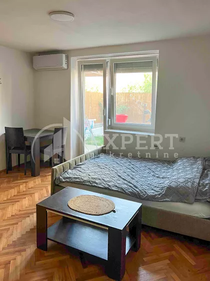 Ustanička | 4zida.rs