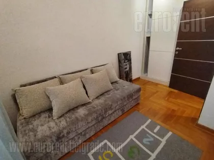 CRVENI KRST | 4zida.rs