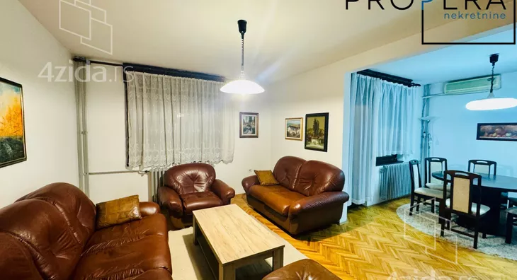 Četvoroiposoban stan | 4zida