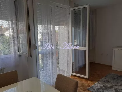 Marine Veličković | 4zida.rs