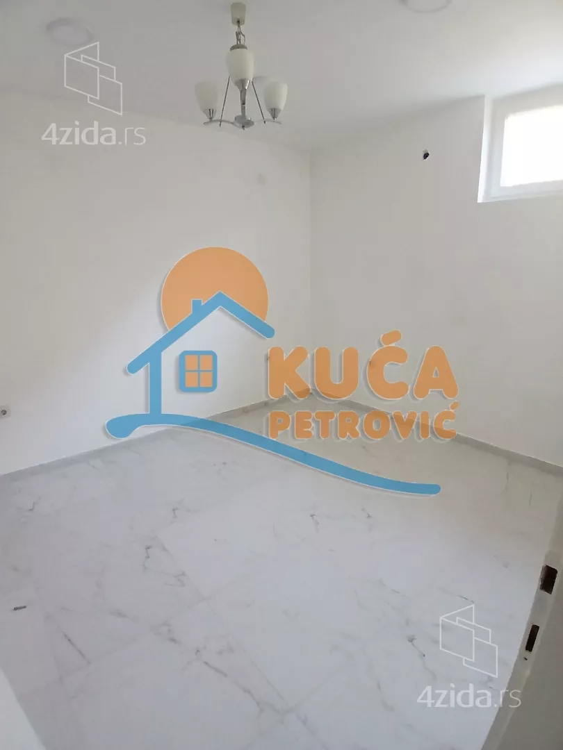 Lokal | 4zida