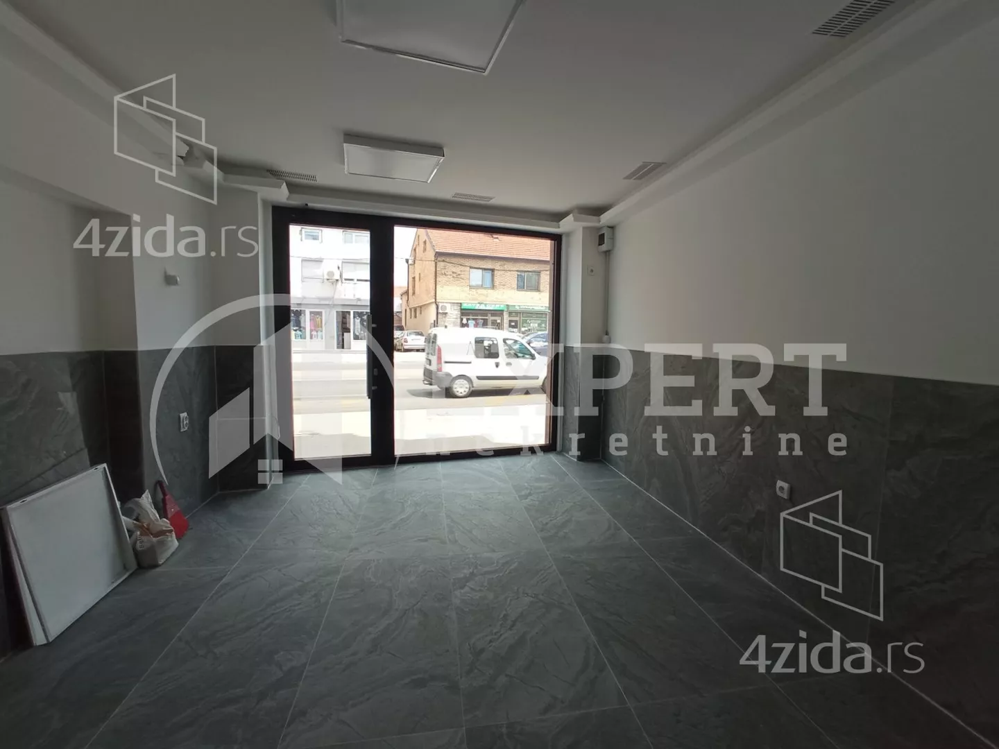 Lokal | 4zida