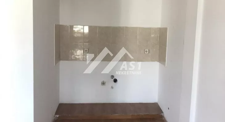 Lokal | 4zida