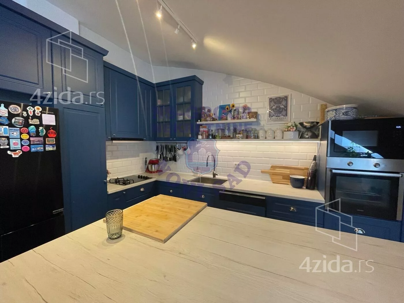 Petosoban stan | 4zida