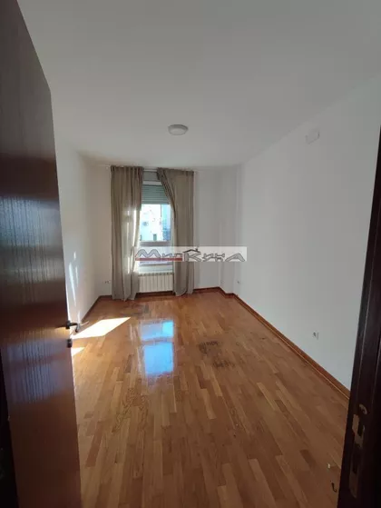 Kalenić pijaca | 4zida.rs