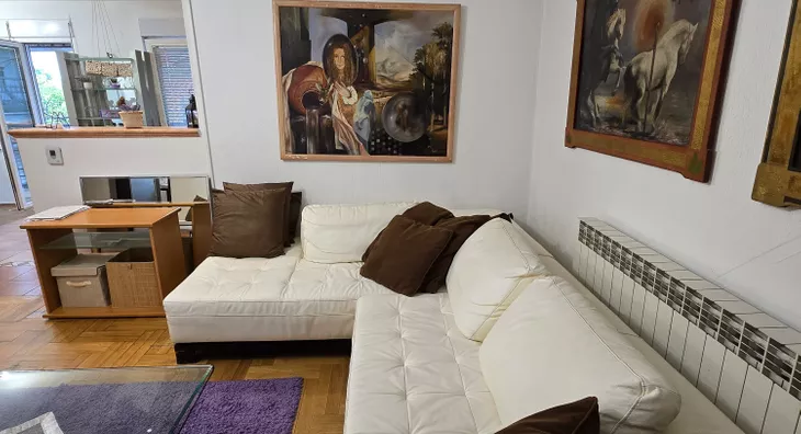 Šestosoban stan | 4zida