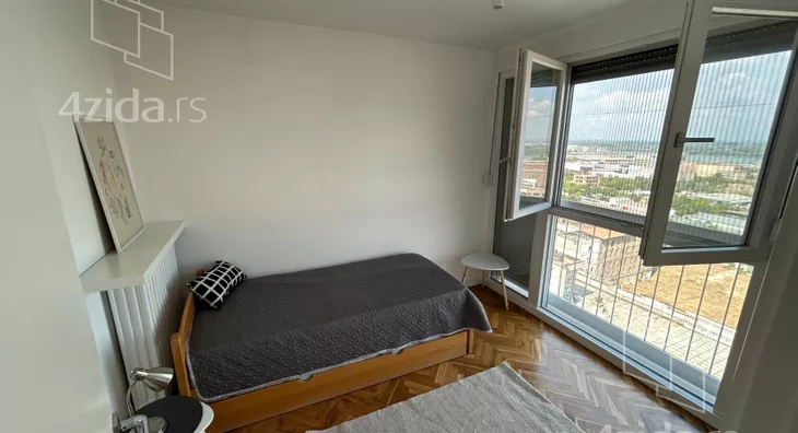 Četvoroiposoban stan | 4zida