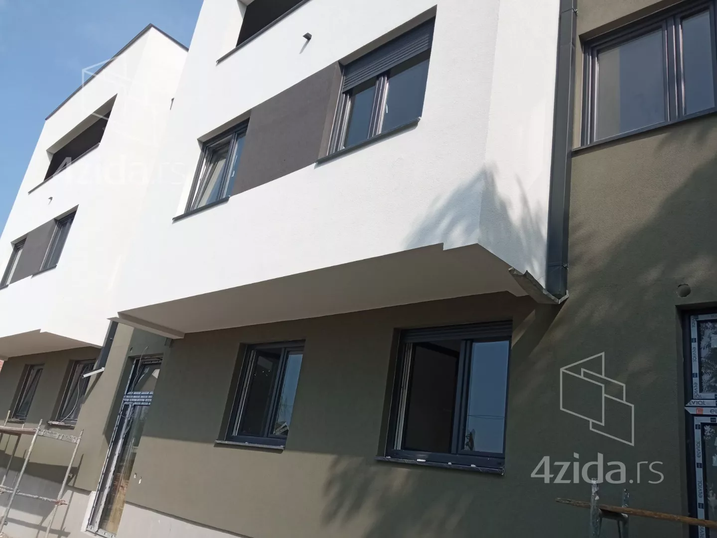 Troiposoban stan | 4zida