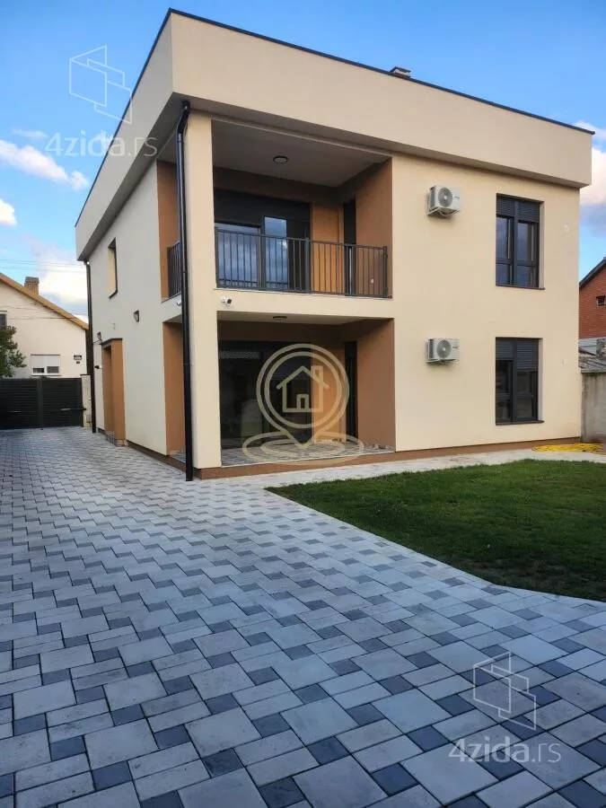 Poslovna zgrada | 4zida