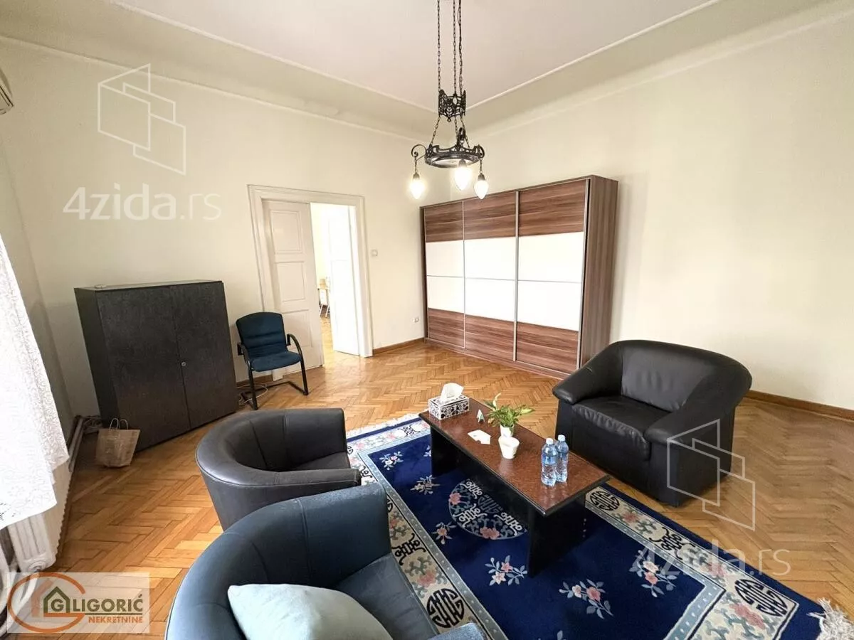 Šestosoban stan | 4zida