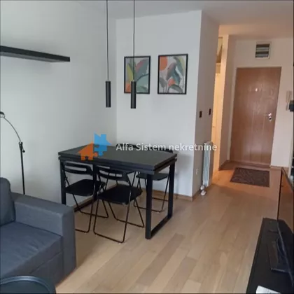 Crveni Krst Vračar | 4zida.rs