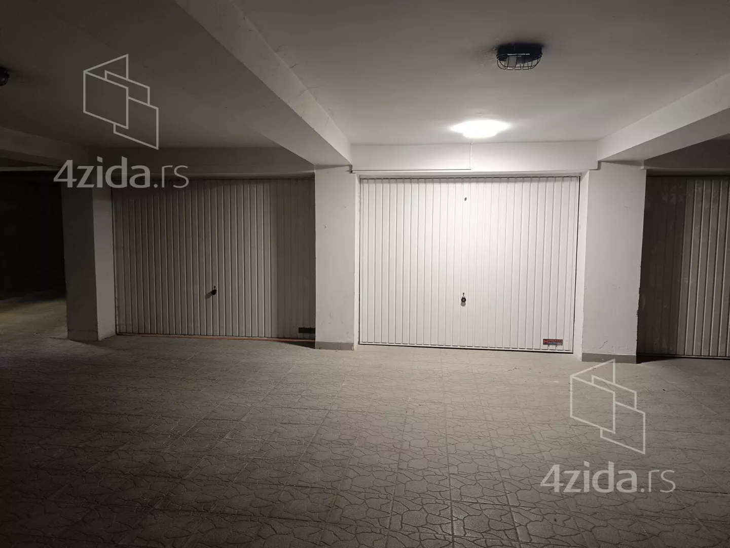 Garaža | 4zida