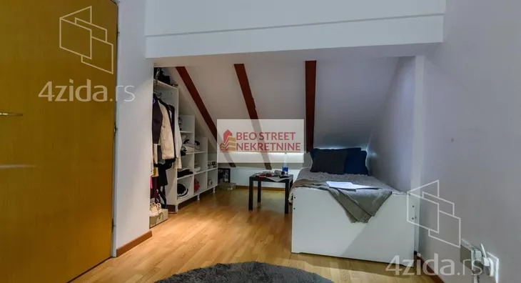 Četvoroiposoban stan | 4zida