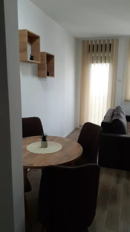Žarka Zrenjanina 14 | 4zida.rs