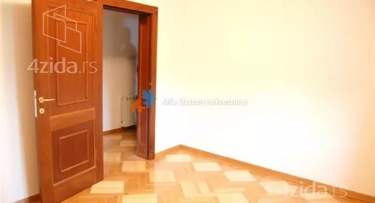 Šestosoban stan | 4zida