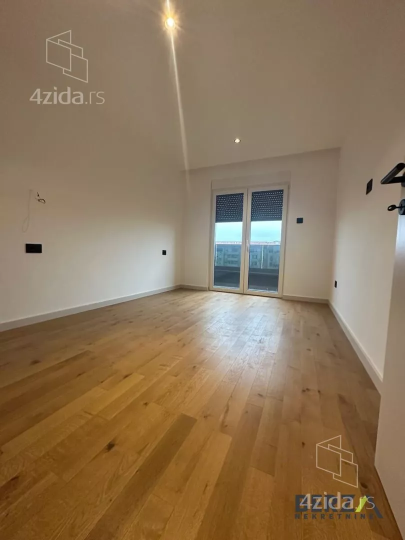 Petosoban stan | 4zida