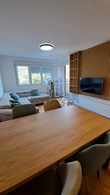 Tome Rosandića | 4zida.rs