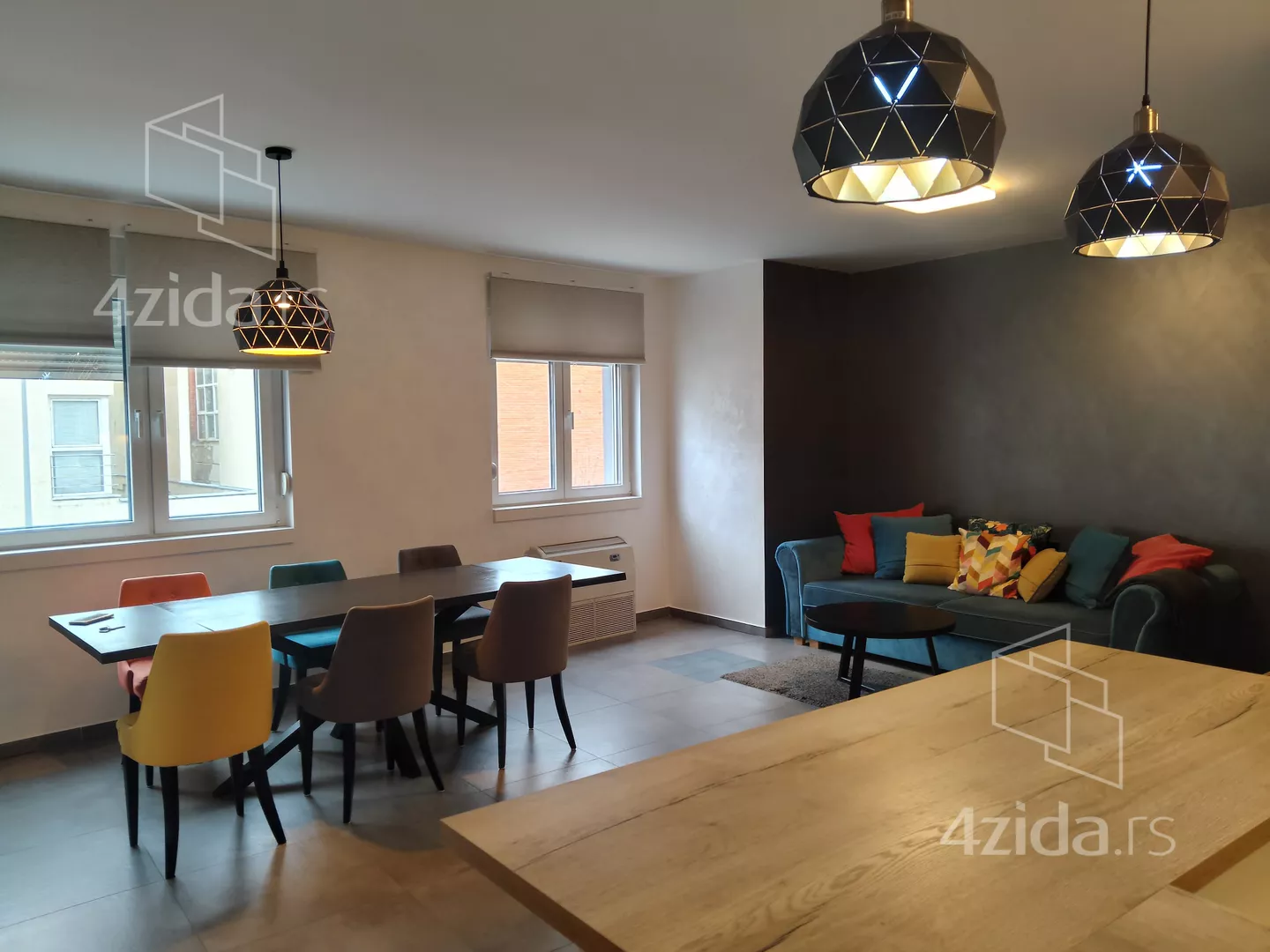 Troiposoban stan | 4zida