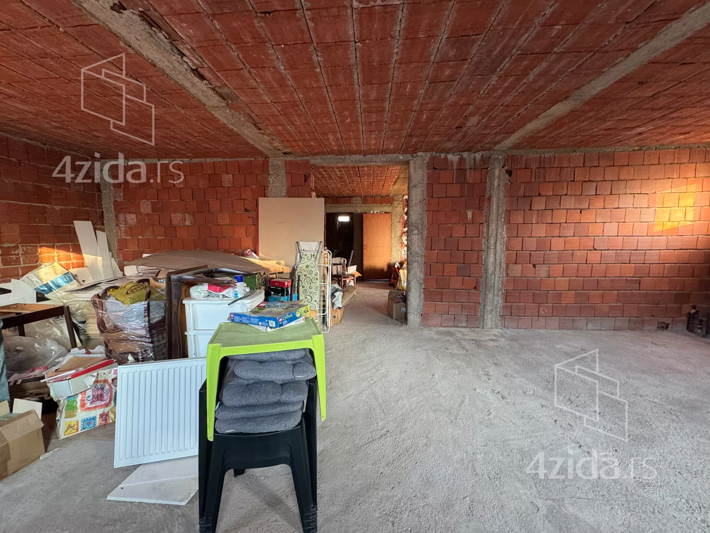 Četvoroiposoban stan | 4zida