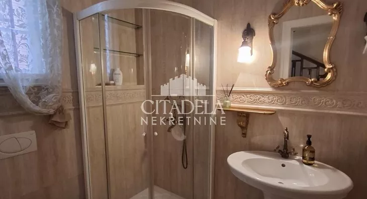 4-etažna kuća | 4zida