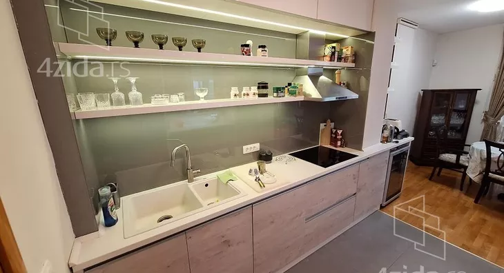 Petosoban stan | 4zida