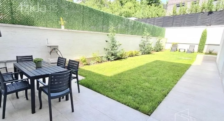 Šestosoban stan | 4zida