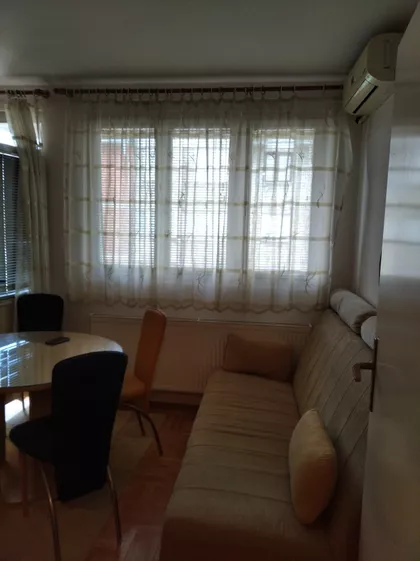 Cara Uroša | 4zida.rs