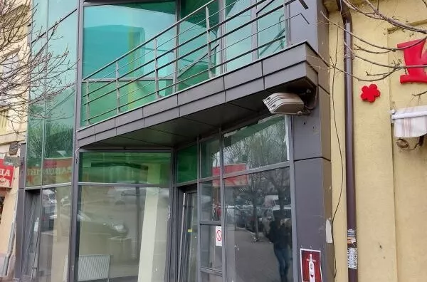 Poslovna zgrada | 4zida