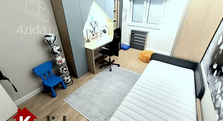 Četvorosoban stan | 4zida