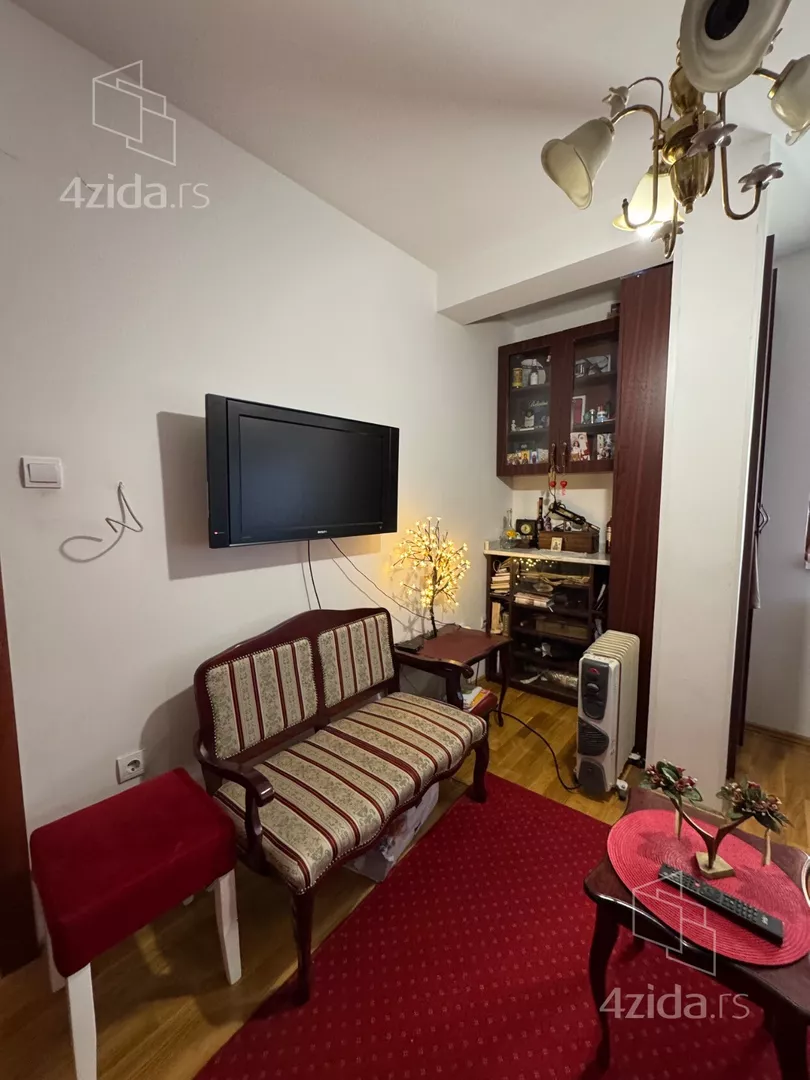 Petoiposoban stan | 4zida