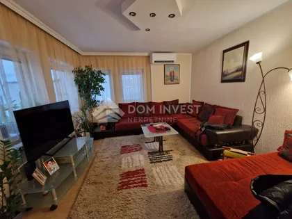 Ugrinovačka | 4zida.rs