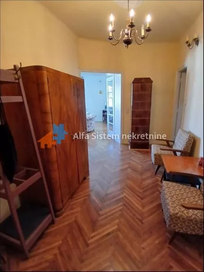 Vukov Spomenik | 4zida.rs