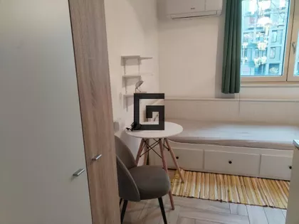 Mike Alasa | 4zida.rs