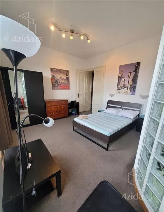 Četvoroiposoban stan | 4zida