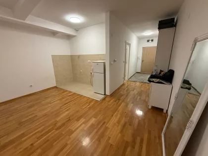 Milice Srpkinje | 4zida.rs