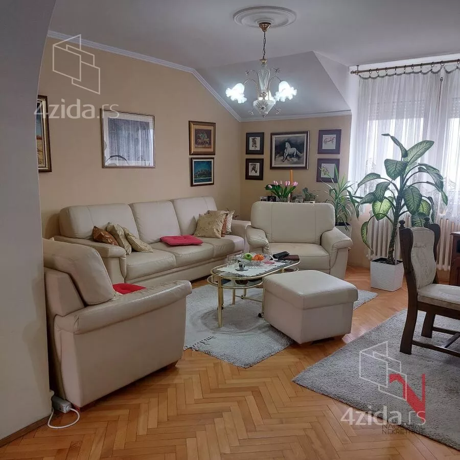 Četvorosoban stan | 4zida