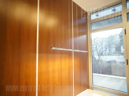 DEDINJE BELI DVOR | 4zida.rs